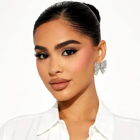 Bling Rhinestone Bow Girly Fashion Earrings - Picture 3 of 3